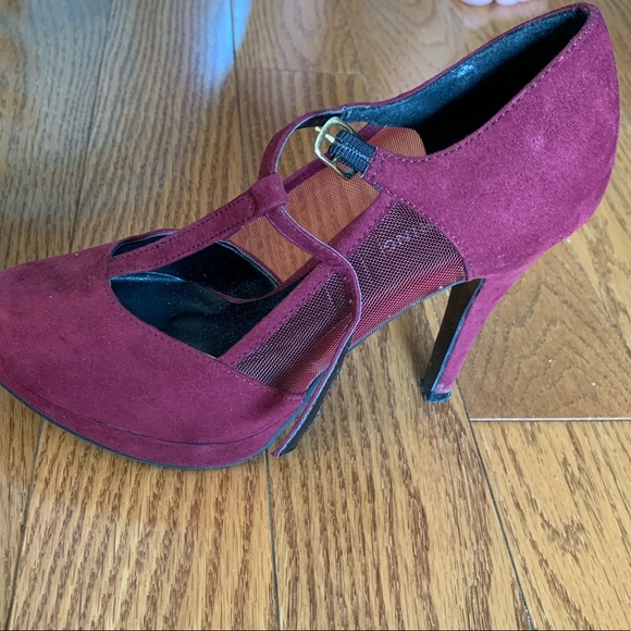 Women’s burgundy pumps - Picture 1 of 3